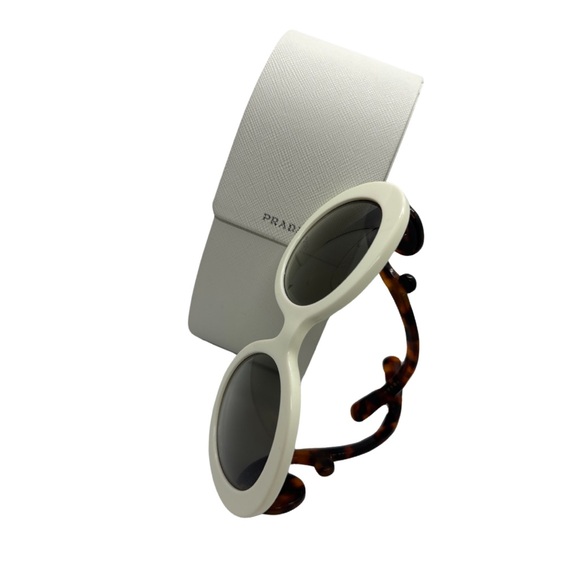 PRADA Sunglasses 😎 - Picture 6 of 17